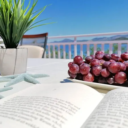 アパート Blue Dream - Two Bedroom With Terrace And Sea View A1 *