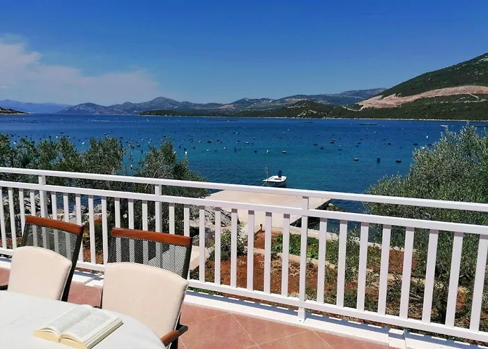 Blue Dream - Two Bedroom With Terrace And Sea View A1 Putniković